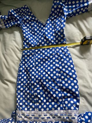 Traje de flamenca azul con lunares