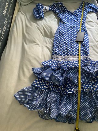 Traje de flamenca azul con lunares
