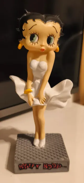 Figura Betty Boop Vestido Blanco