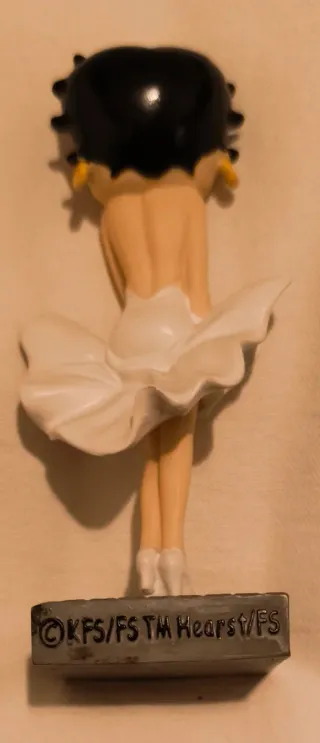 Figura Betty Boop Vestido Blanco