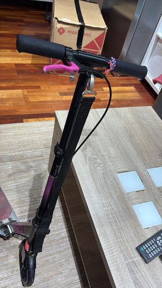 Patinete infantil rosa y gris