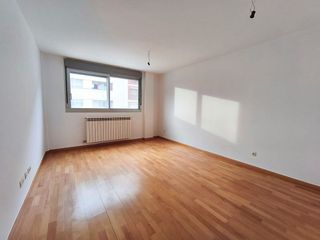 Piso en alquiler en Salvador Allende en Zaragoza