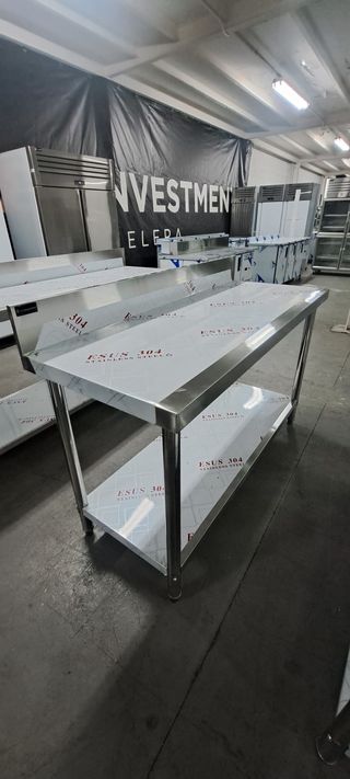 Mesa de trabajo mural de acero inoxidable