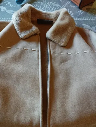 Abrigo trenca beige con pelo