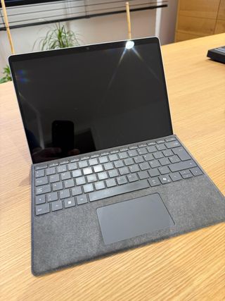 Microsoft Surface Pro 9 i5/16/256 (modelo 2038)