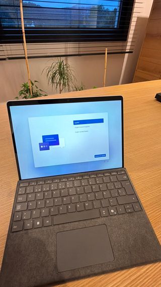 Microsoft Surface Pro 9 i5/16/256 (modelo 2038)
