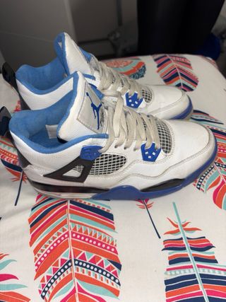 Zapatillas Jordan Blancas y Azules