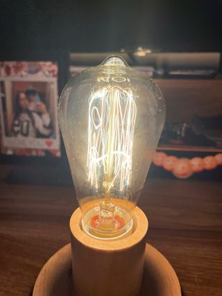 Lámpara de mesa madera y cristal