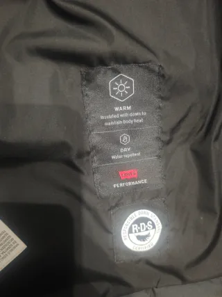 Chaqueta Levi's Negra Plumas