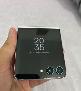 COMO NUEVO Samsung Z Flip 5