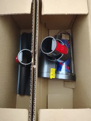 Aspiradora Dyson V11 Roja y Gris