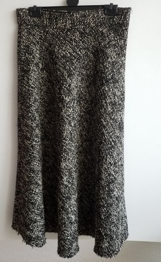 Falda midi capa lana