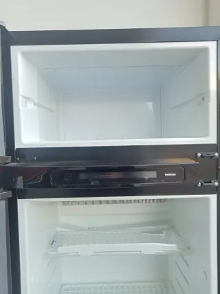 Nevera THETFORD N4000 Trivalente 140L