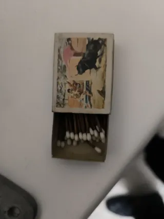 Caja de cerillas antigua