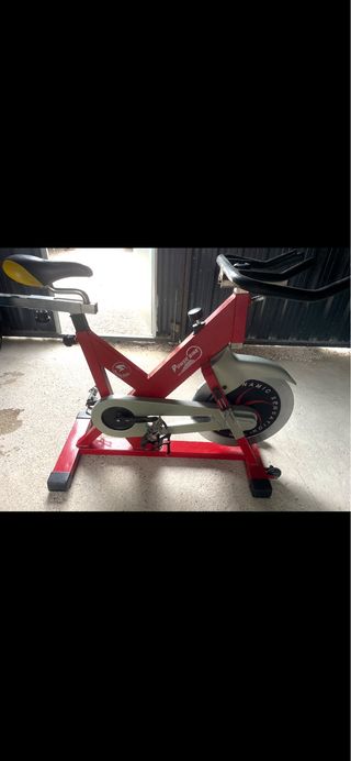 Bicicleta estática roja