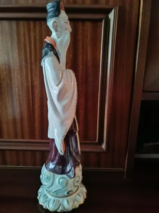 Figura porcelana chino dorada