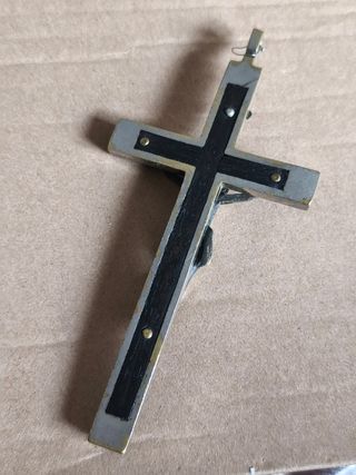 Antiguo Crucifijo de Jesús de metal- colgante