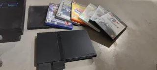 2 PlayStation 2 + Giochi in Omaggio