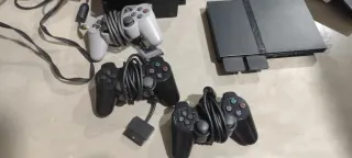 2 PlayStation 2 + Giochi in Omaggio