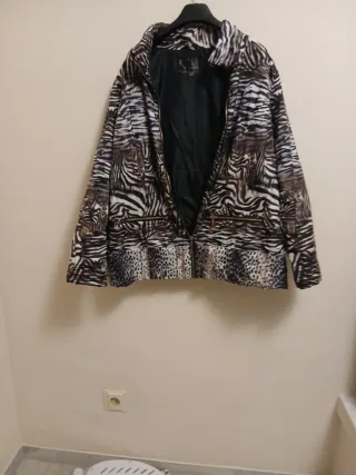Chaqueta estampada cebra y leopardo