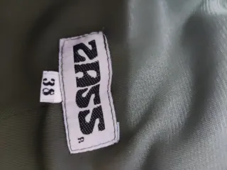 Vestido largo verde crepé dos capas