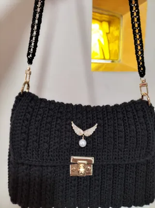 Bolso tejido a crochet con forro