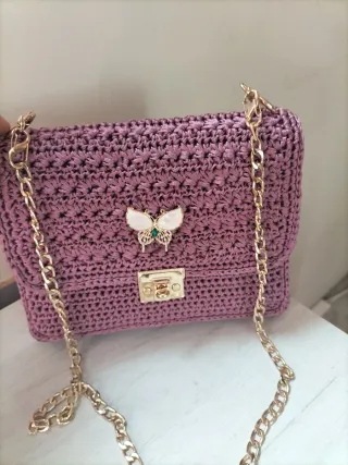 Bolso tejido a crochet con forro