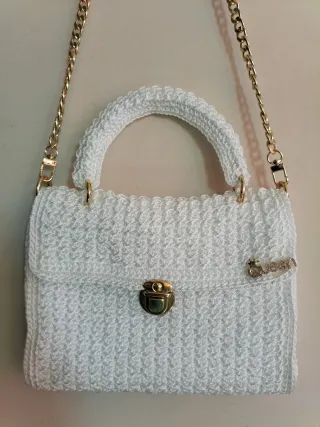 Bolso tejido a crochet con forro