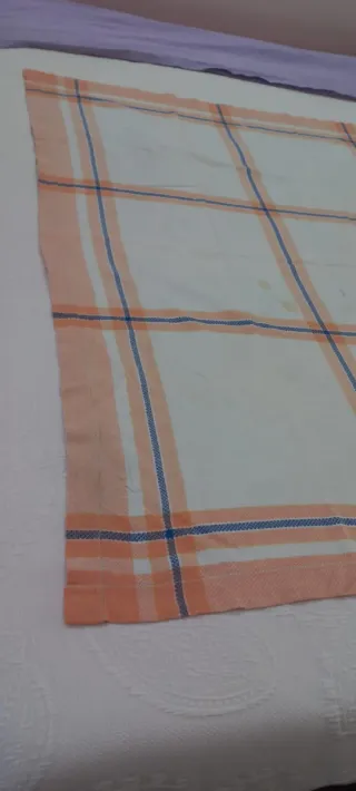 Mantel a cuadros naranja y blanco