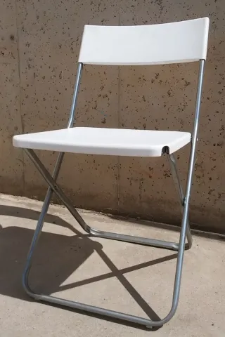 Sillas blancas plegables Ikea