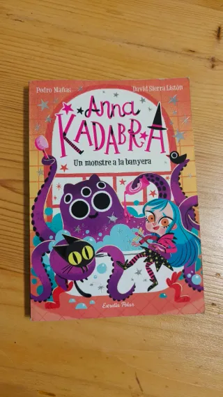 Vendo libros Anna Kadrabra en catalán 1-8 y 12-13
