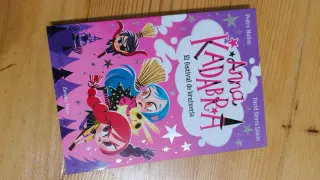 Vendo libros Anna Kadrabra en catalán 1-8 y 12-13