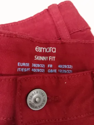 Pantalón vaquero rojo talla 38