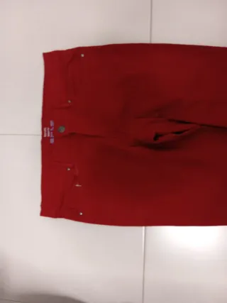 Pantalón vaquero rojo talla 38