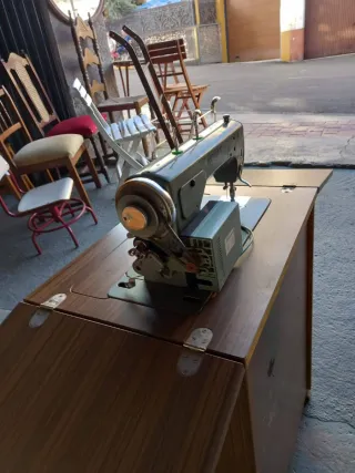 Máquina de coser Refrey Preferida