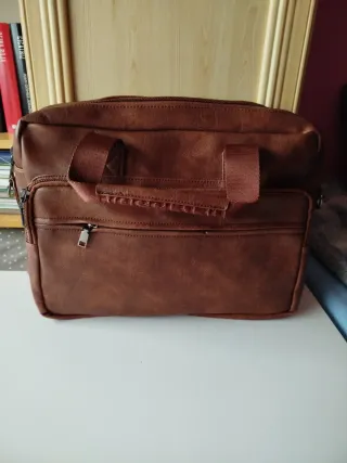 Bolsos de piel sintética marrones