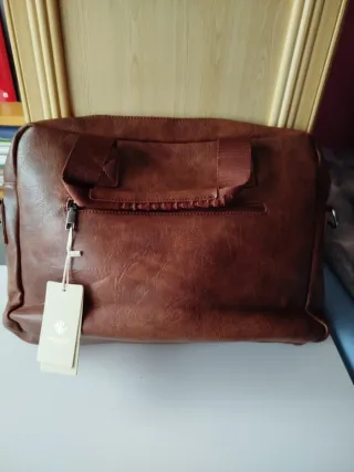 Bolsos de piel sintética marrones