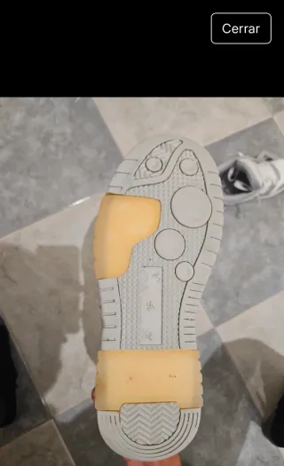 Off White Out Of Office Grises y Blancas