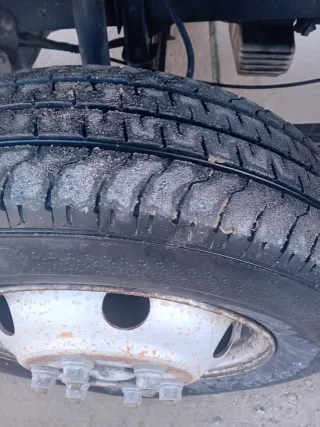 ninssan  basculante buen camion 1991