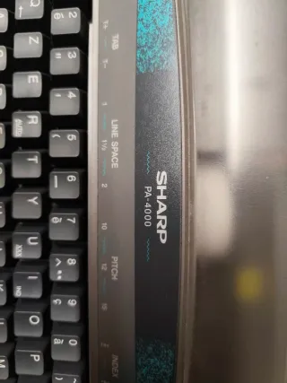 Macchina da scrivere Sharp PA 4000