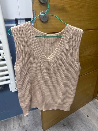 Chaleco punto cuello pico talla única beige