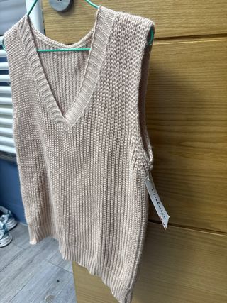 Chaleco punto cuello pico talla única beige