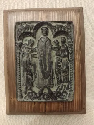 San Millán Relieve Bronce Montado Madera