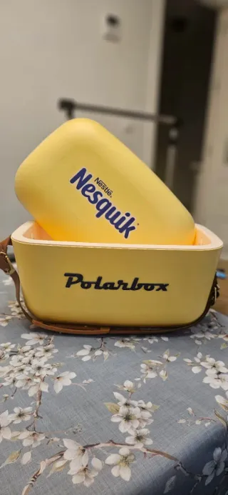Nevera portátil Polarbox Nesquik sin usar