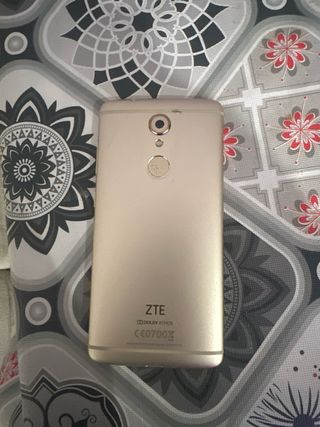 ZTE Axon 7 Dorado