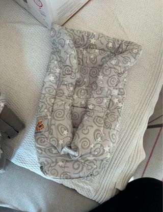 Mochila Ergobaby Galaxy Grey Con cojín reductor