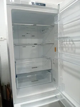 Nevera Whirlpool nueva con bollos