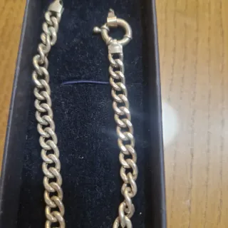 Cadena de plata con cierre