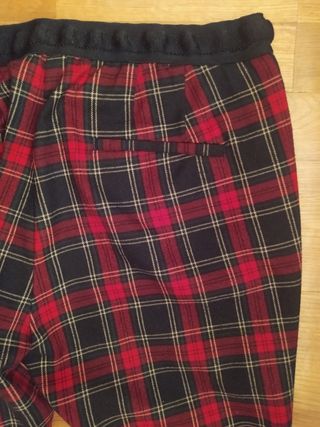Pantalón cuadros escoceses Zara