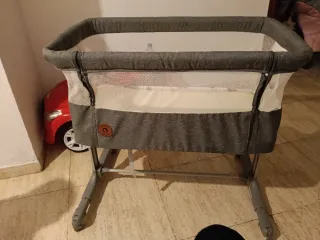 Cuna colecho gris y blanca